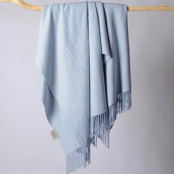 CuddleDreams NWT Silk Throw - Picture 1 of 6